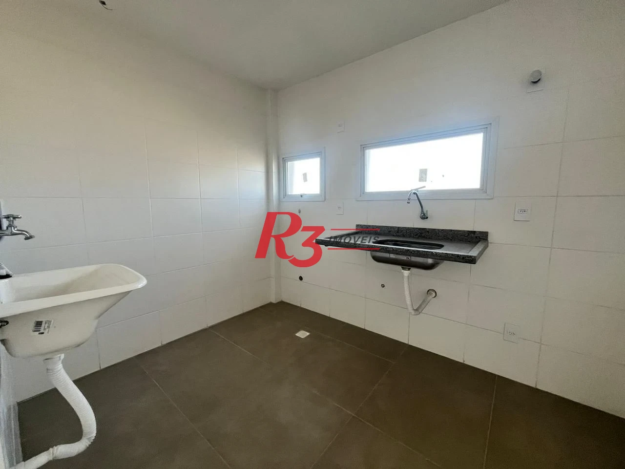 Apartamento com 2 dormitórios à venda, 41 m² por R$ 350.000,00 - Estuário - Santos/SP