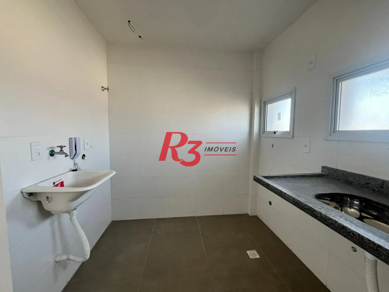 Apartamento com 2 dormitórios à venda, 41 m² por R$ 350.000,00 - Estuário - Santos/SP