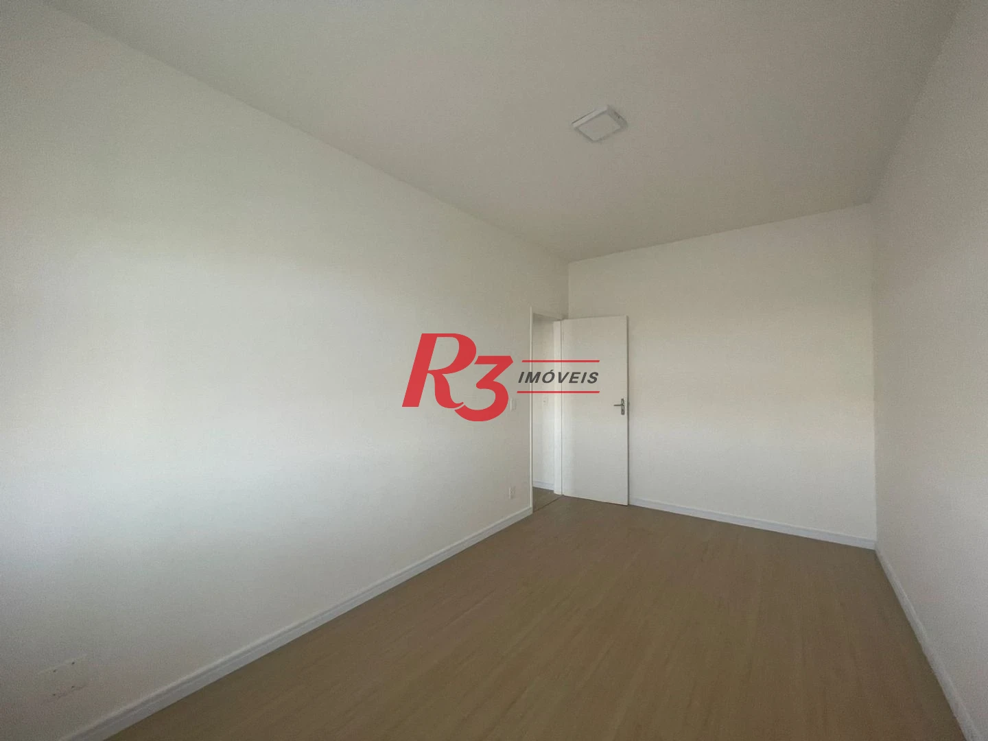 Apartamento com 2 dormitórios à venda, 76 m² por R$ 350.000,00 - Estuário - Santos/SP