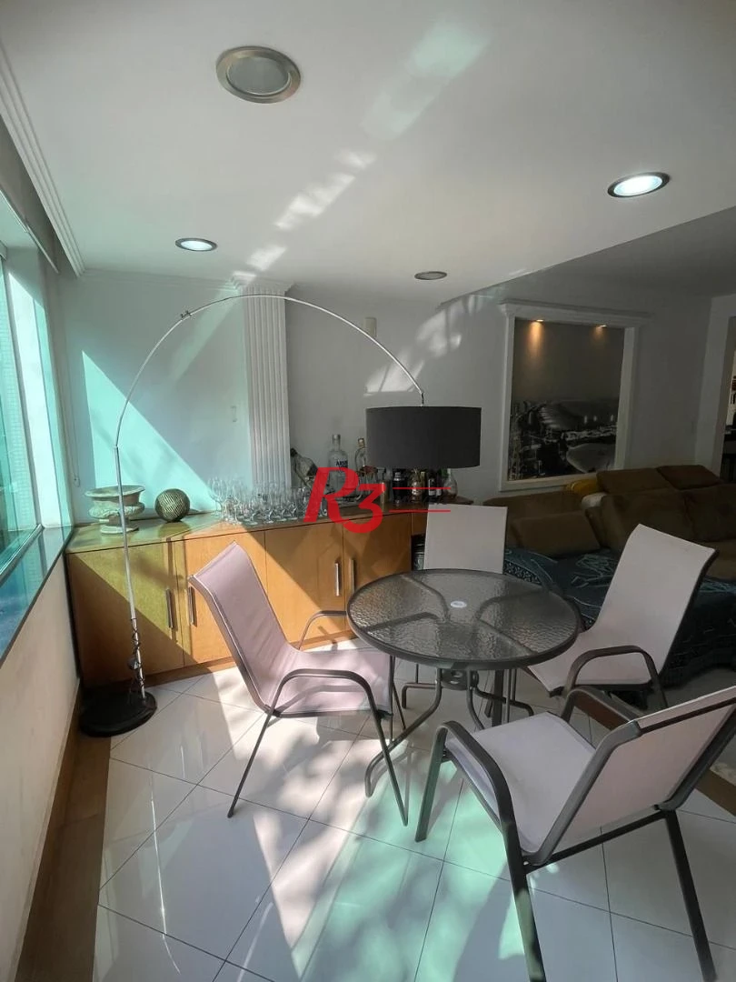 Boqueirão - 1 vaga  - Apartartamento de 2 dormitórios( atualmente revertido para 1 ) totalmente reformado - com planejados e churrasqueira