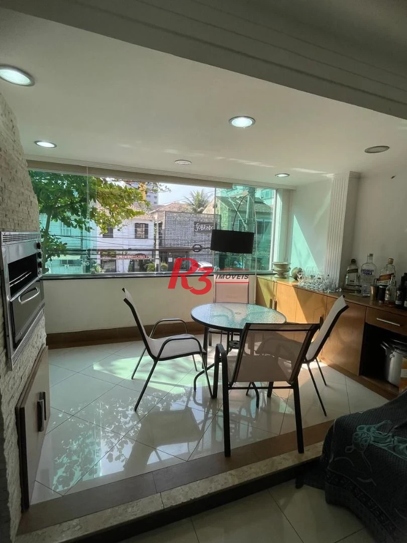 Boqueirão - 1 vaga  - Apartartamento de 2 dormitórios( atualmente revertido para 1 ) totalmente reformado - com planejados e churrasqueira