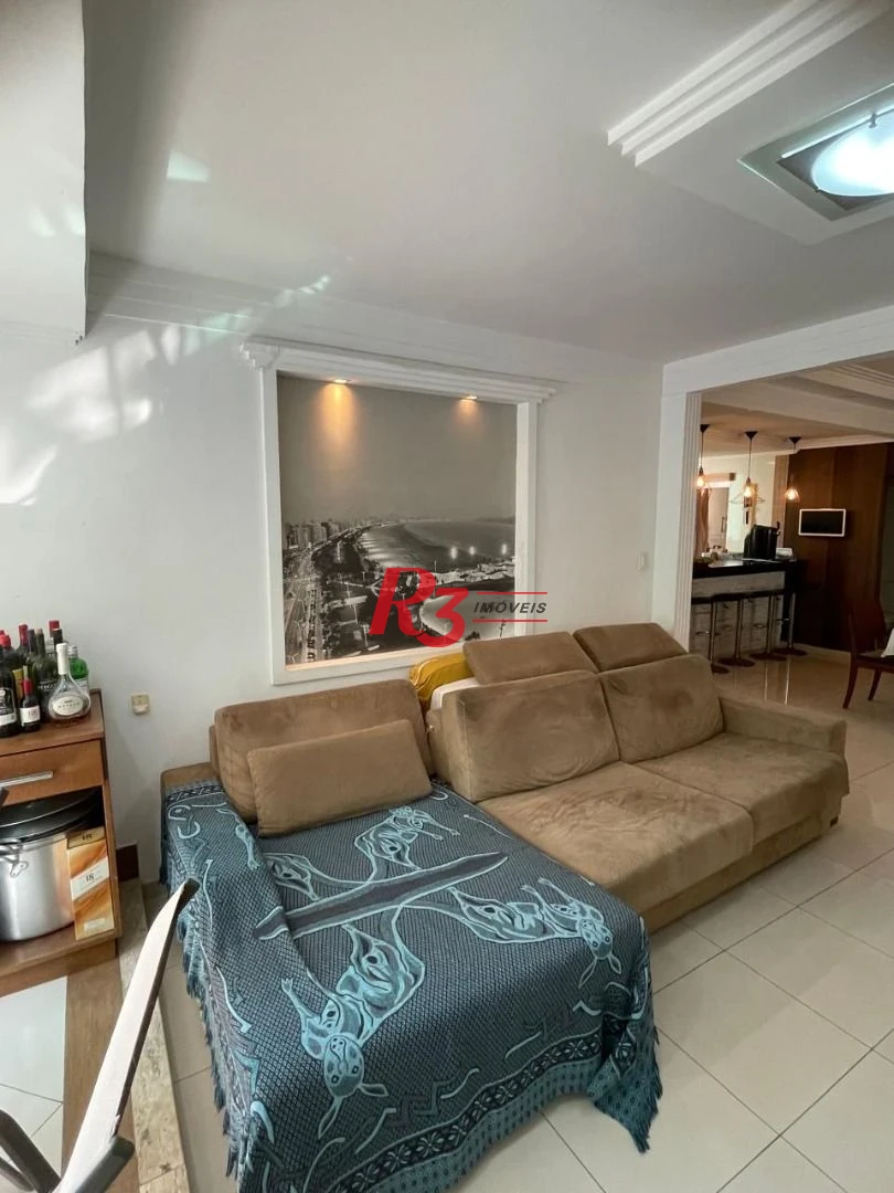 Boqueirão - 1 vaga  - Apartartamento de 2 dormitórios( atualmente revertido para 1 ) totalmente reformado - com planejados e churrasqueira