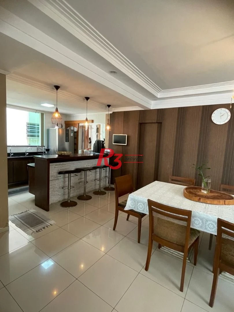 Boqueirão - 1 vaga  - Apartartamento de 2 dormitórios( atualmente revertido para 1 ) totalmente reformado - com planejados e churrasqueira
