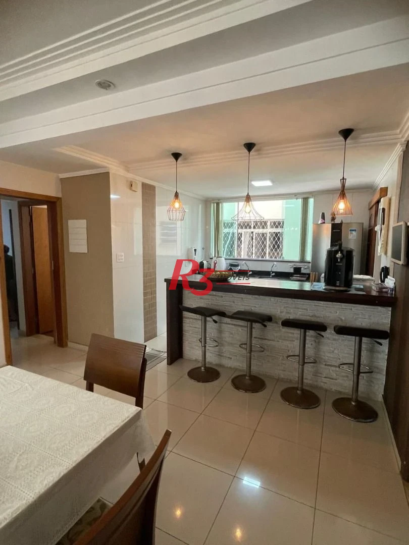 Boqueirão - 1 vaga  - Apartartamento de 2 dormitórios( atualmente revertido para 1 ) totalmente reformado - com planejados e churrasqueira