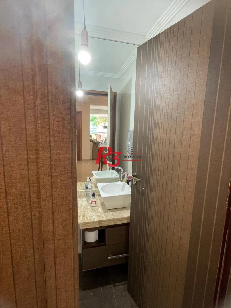Boqueirão - 1 vaga  - Apartartamento de 2 dormitórios( atualmente revertido para 1 ) totalmente reformado - com planejados e churrasqueira