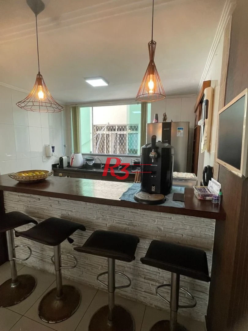 Boqueirão - 1 vaga  - Apartartamento de 2 dormitórios( atualmente revertido para 1 ) totalmente reformado - com planejados e churrasqueira