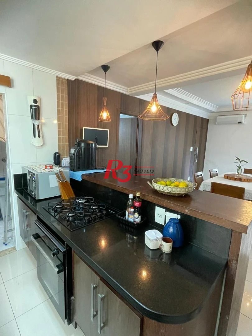 Boqueirão - 1 vaga  - Apartartamento de 2 dormitórios( atualmente revertido para 1 ) totalmente reformado - com planejados e churrasqueira