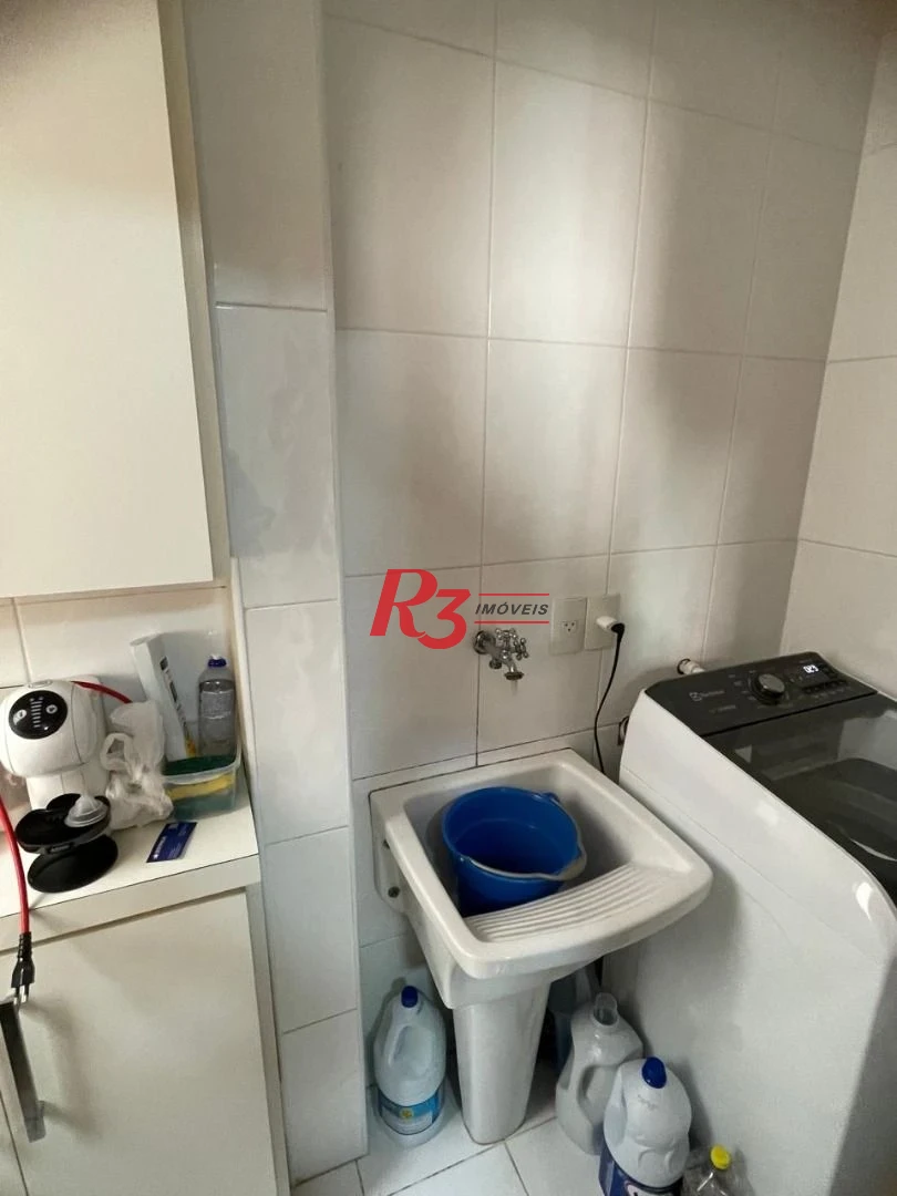 Boqueirão - 1 vaga  - Apartartamento de 2 dormitórios( atualmente revertido para 1 ) totalmente reformado - com planejados e churrasqueira