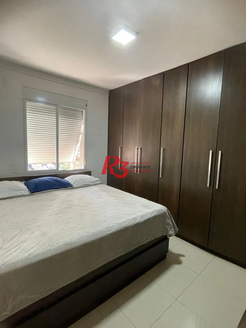 Boqueirão - 1 vaga  - Apartartamento de 2 dormitórios( atualmente revertido para 1 ) totalmente reformado - com planejados e churrasqueira