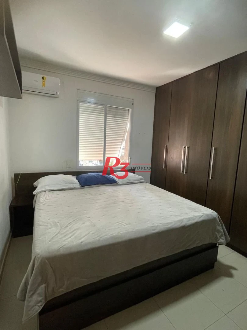 Boqueirão - 1 vaga  - Apartartamento de 2 dormitórios( atualmente revertido para 1 ) totalmente reformado - com planejados e churrasqueira