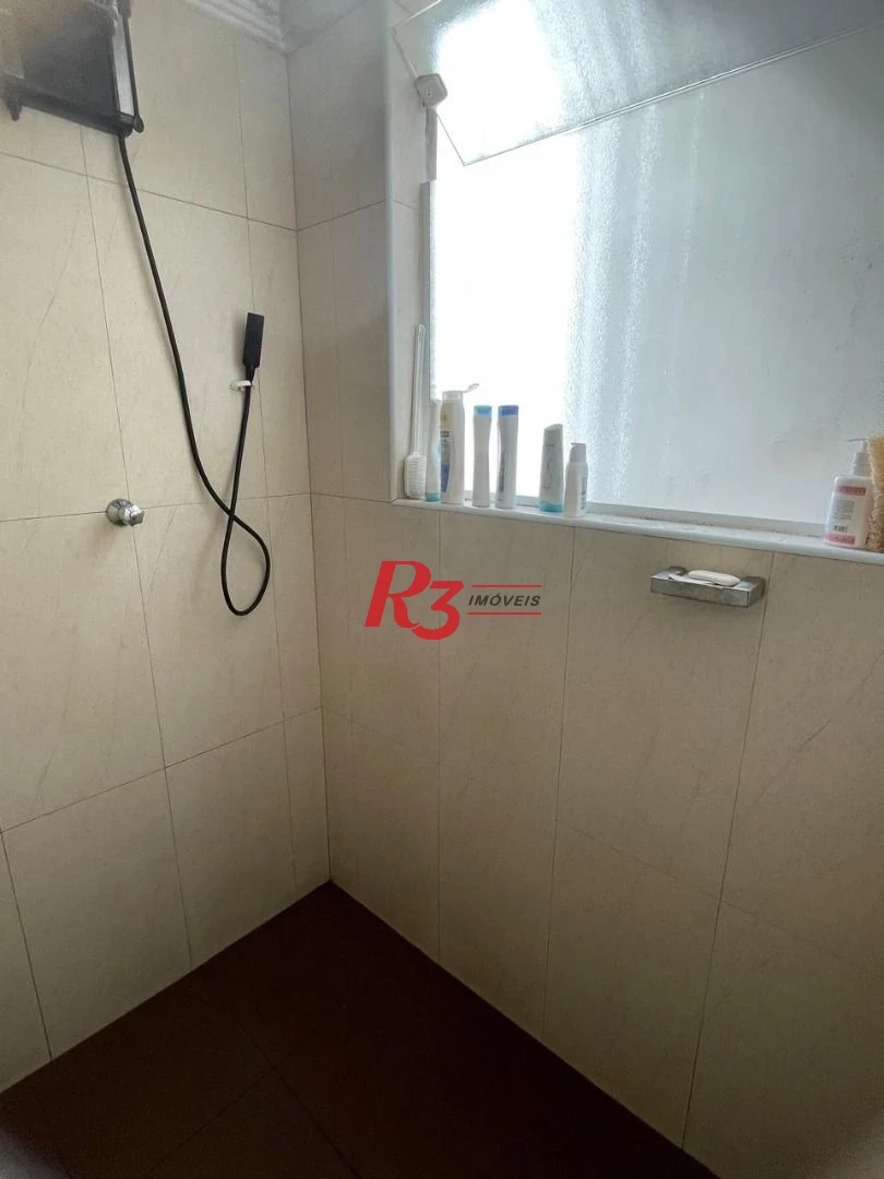 Boqueirão - 1 vaga  - Apartartamento de 2 dormitórios( atualmente revertido para 1 ) totalmente reformado - com planejados e churrasqueira