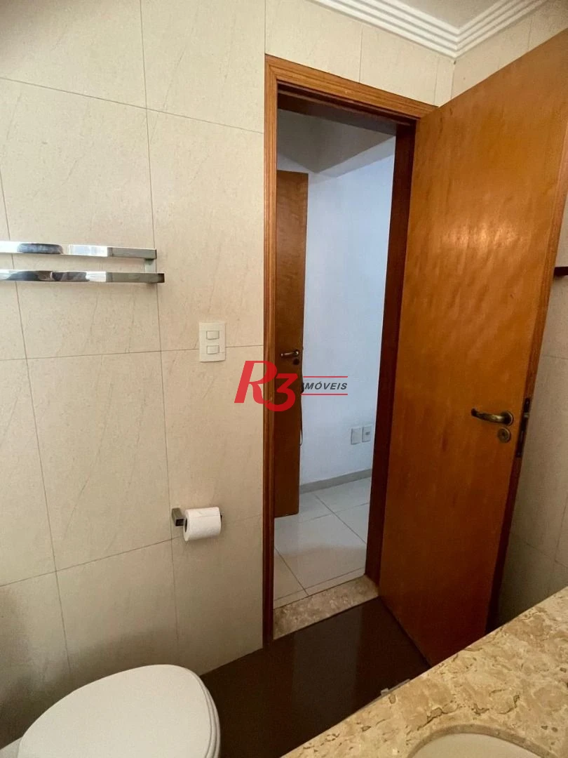 Boqueirão - 1 vaga  - Apartartamento de 2 dormitórios( atualmente revertido para 1 ) totalmente reformado - com planejados e churrasqueira