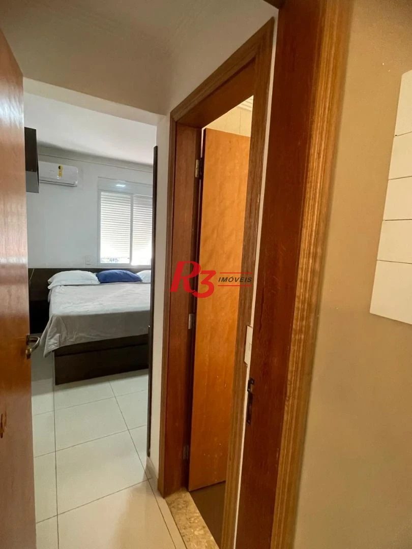 Boqueirão - 1 vaga  - Apartartamento de 2 dormitórios( atualmente revertido para 1 ) totalmente reformado - com planejados e churrasqueira