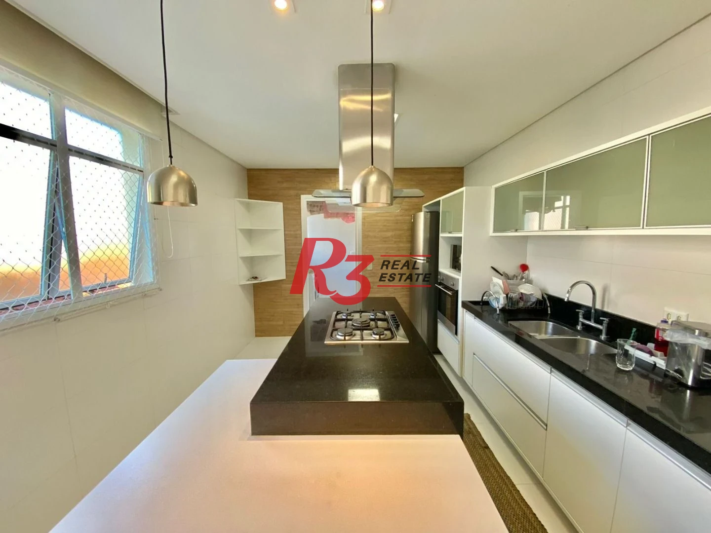 Casa com 3 dormitórios à venda, 300 m² por R$ 2.350.000,00 - Embaré - Santos/SP