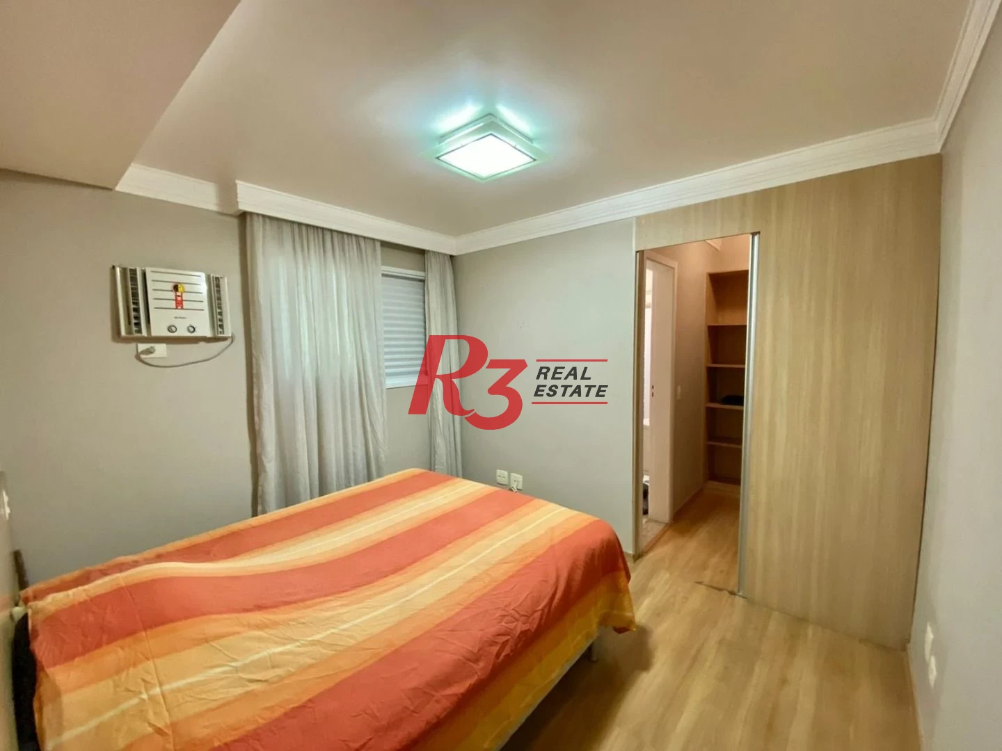 Casa com 3 dormitórios à venda, 300 m² por R$ 2.350.000,00 - Embaré - Santos/SP