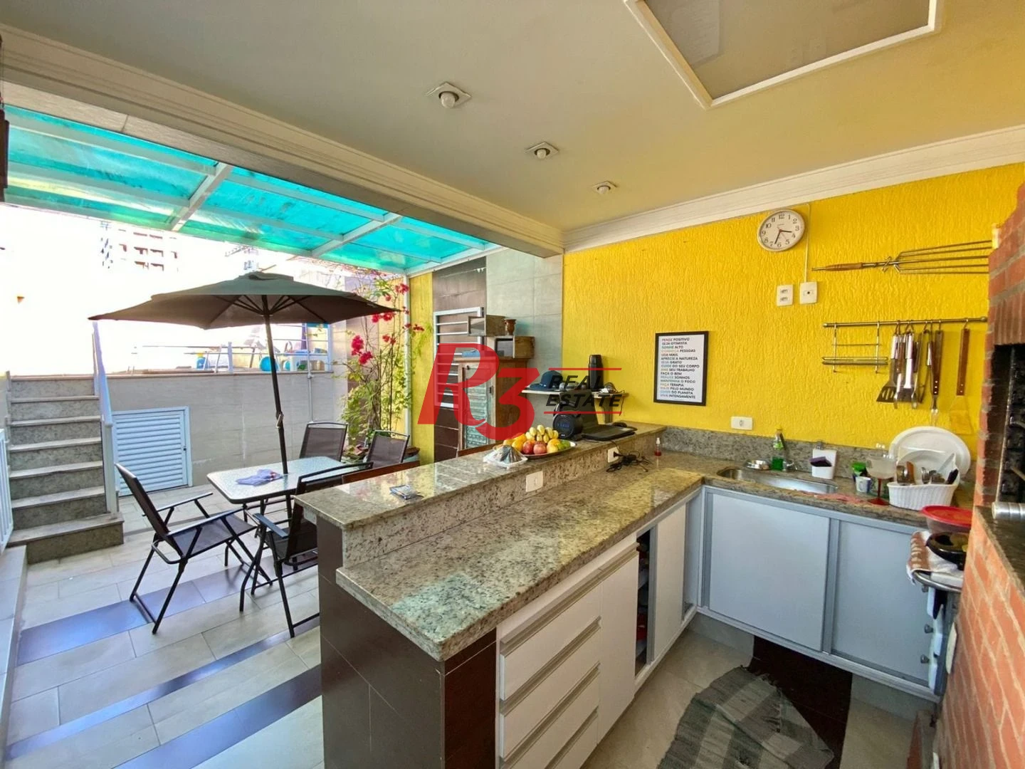 Casa com 3 dormitórios à venda, 300 m² por R$ 2.350.000,00 - Embaré - Santos/SP