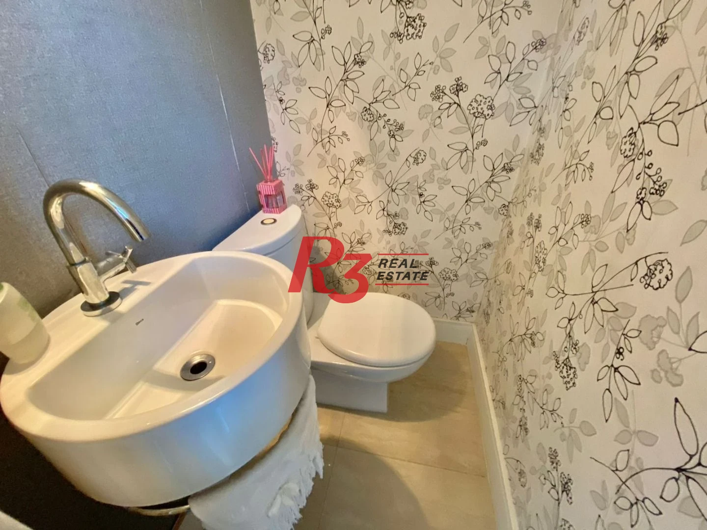 Casa com 3 dormitórios à venda, 300 m² por R$ 2.350.000,00 - Embaré - Santos/SP