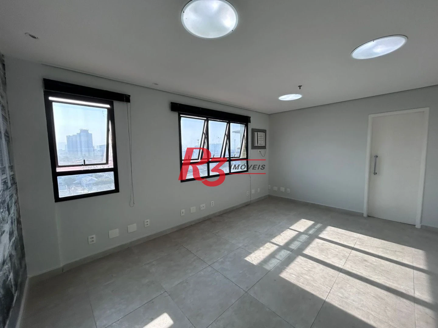 Sala, 46 m² - venda por R$ 280.000,00 ou aluguel por R$ 2.800,00/mês - Macuco - Santos/SP