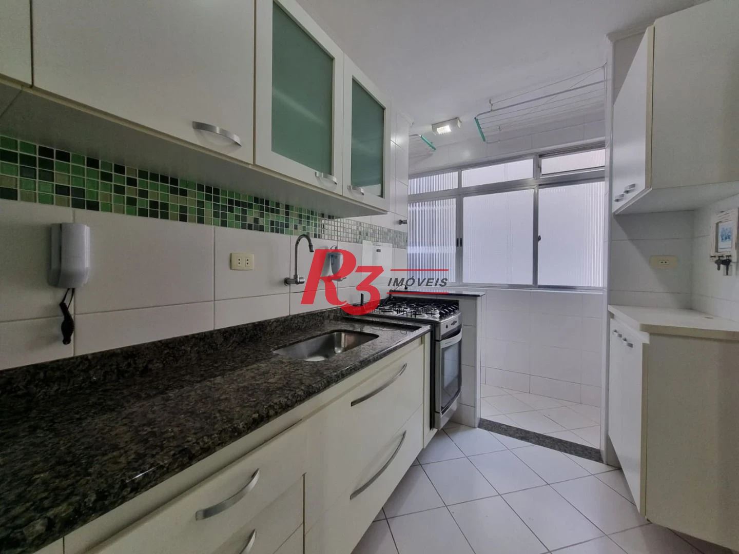 Apartamento com 2 dormitórios à venda, 80 m² por R$ 417.000,00 - Boqueirão - Santos/SP