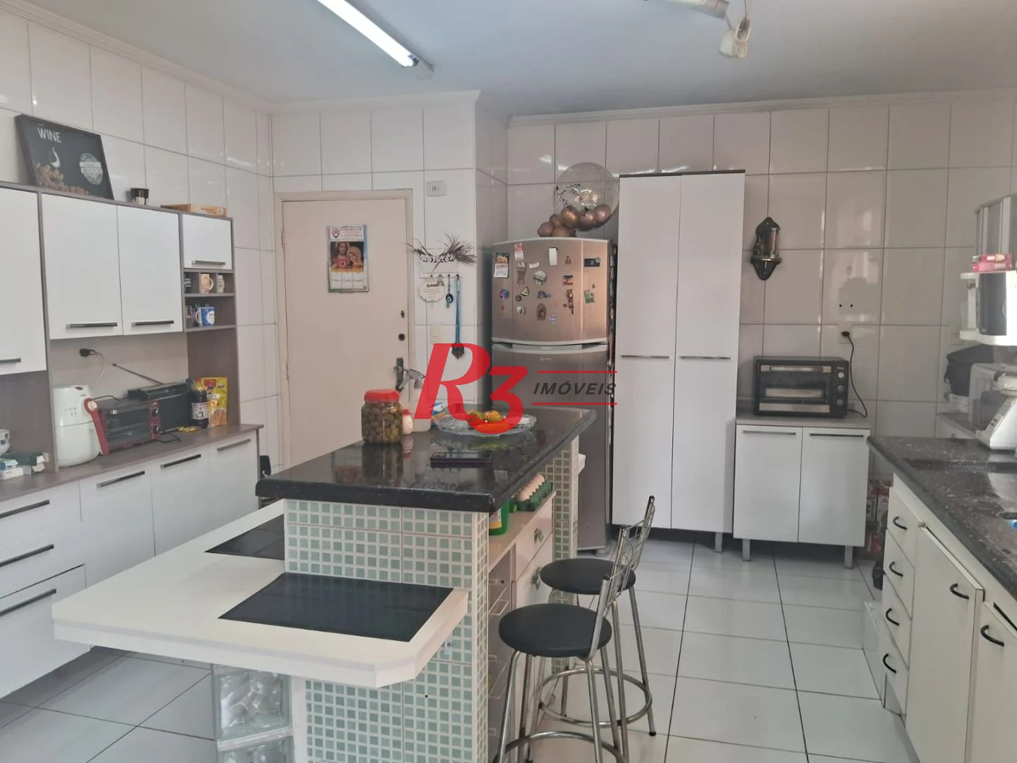 Apartamento com 3 dormitórios à venda, 110 m² por R$ 680.000,00 - Campo Grande - Santos/SP