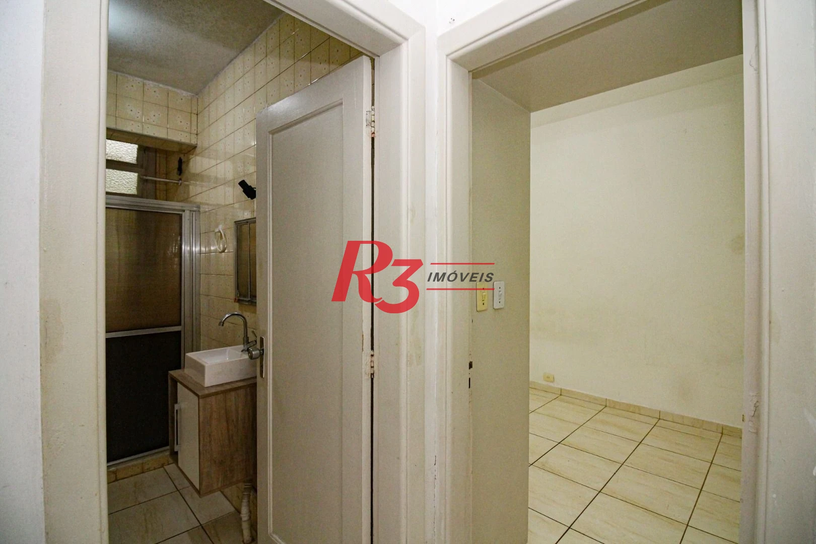 Apartamento com 2 dormitórios à venda, 70 m² por R$ 290.000,00 - José Menino - Santos/SP