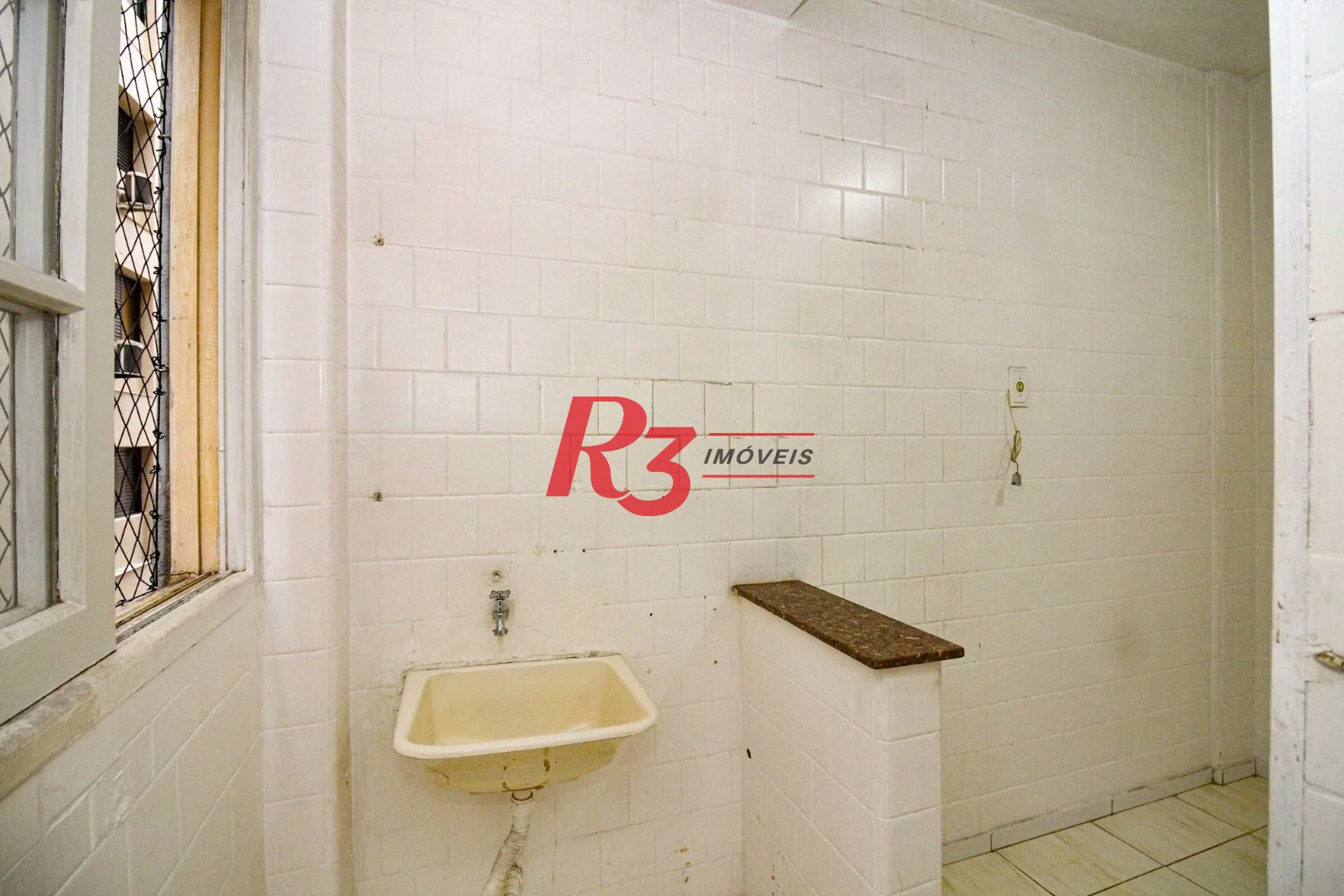 Apartamento com 2 dormitórios à venda, 70 m² por R$ 290.000,00 - José Menino - Santos/SP
