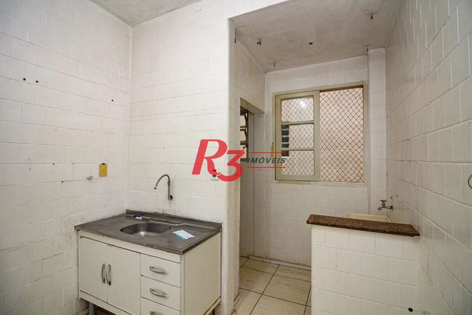 Apartamento com 2 dormitórios à venda, 70 m² por R$ 290.000,00 - José Menino - Santos/SP