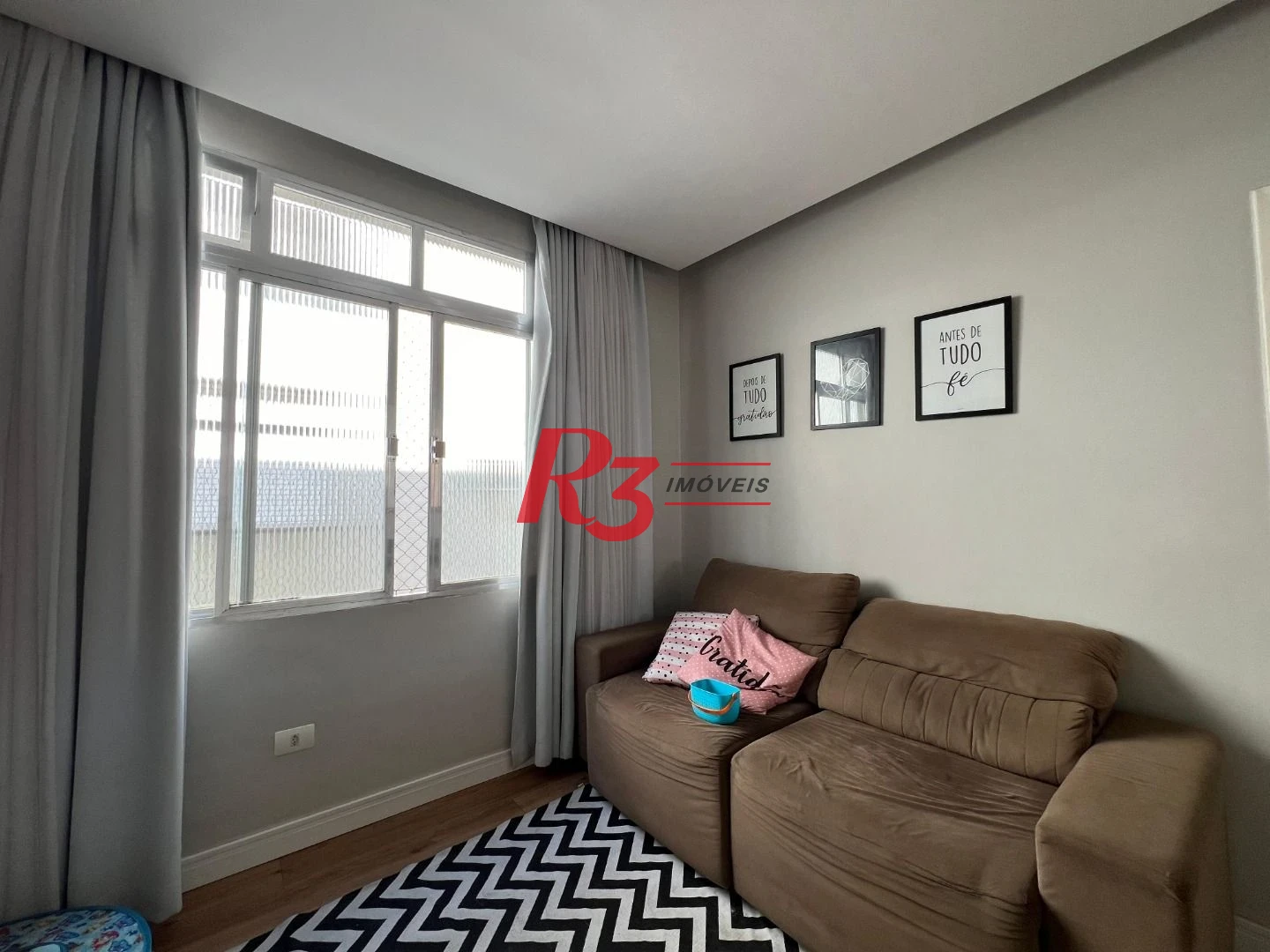 Apartamento com 2 dormitórios à venda, 77 m² por R$ 370.000,00 - Aparecida - Santos/SP