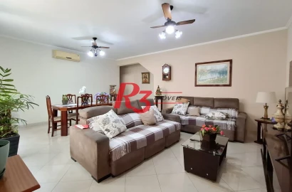 Casa à venda, com 3 suites, 2 vagas, no Embaré em Santos SP