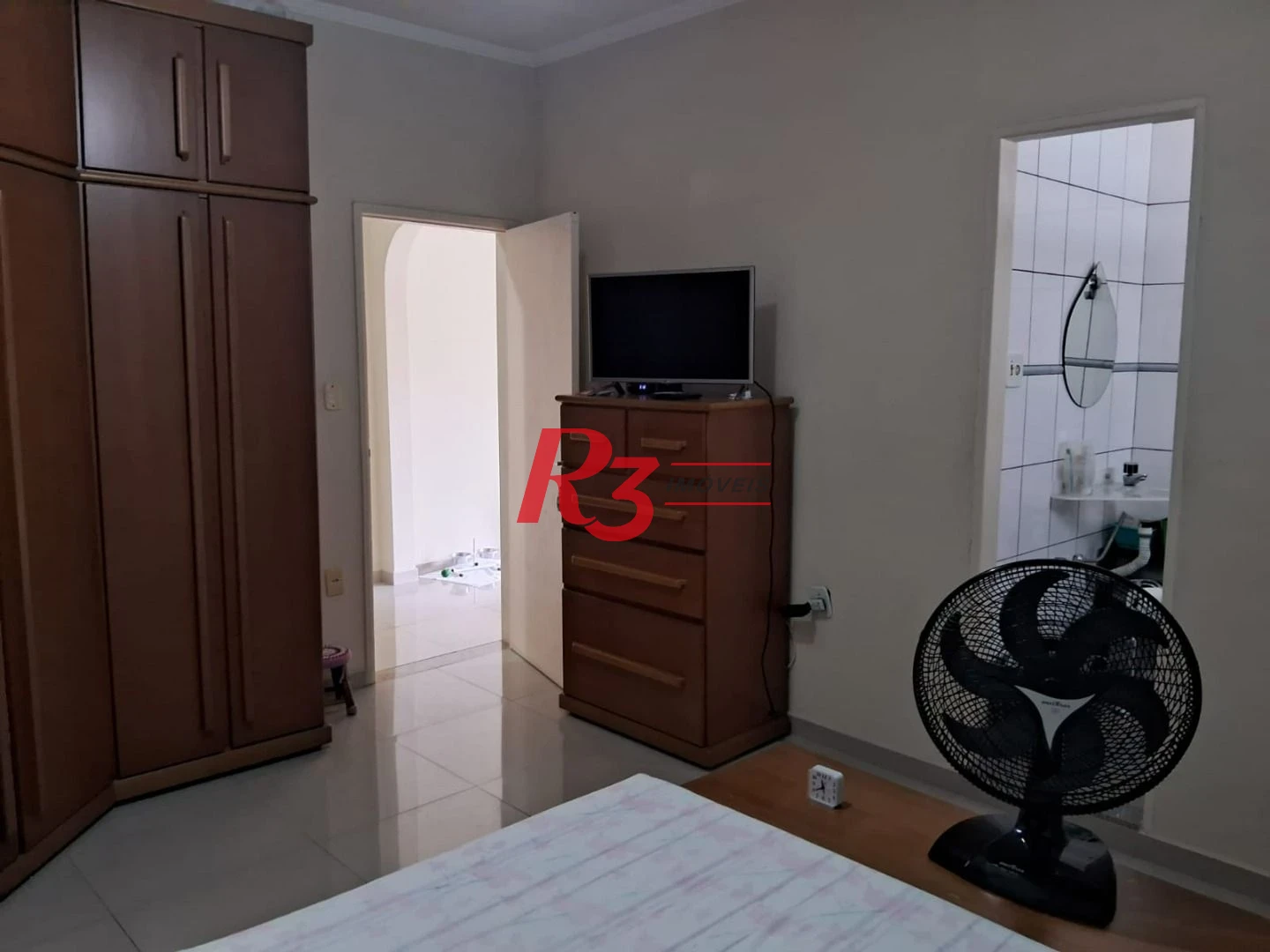 Sobrado com 3 dormitórios à venda, 120 m² por R$ 480.000,00 - Chico de Paula - Santos/SP