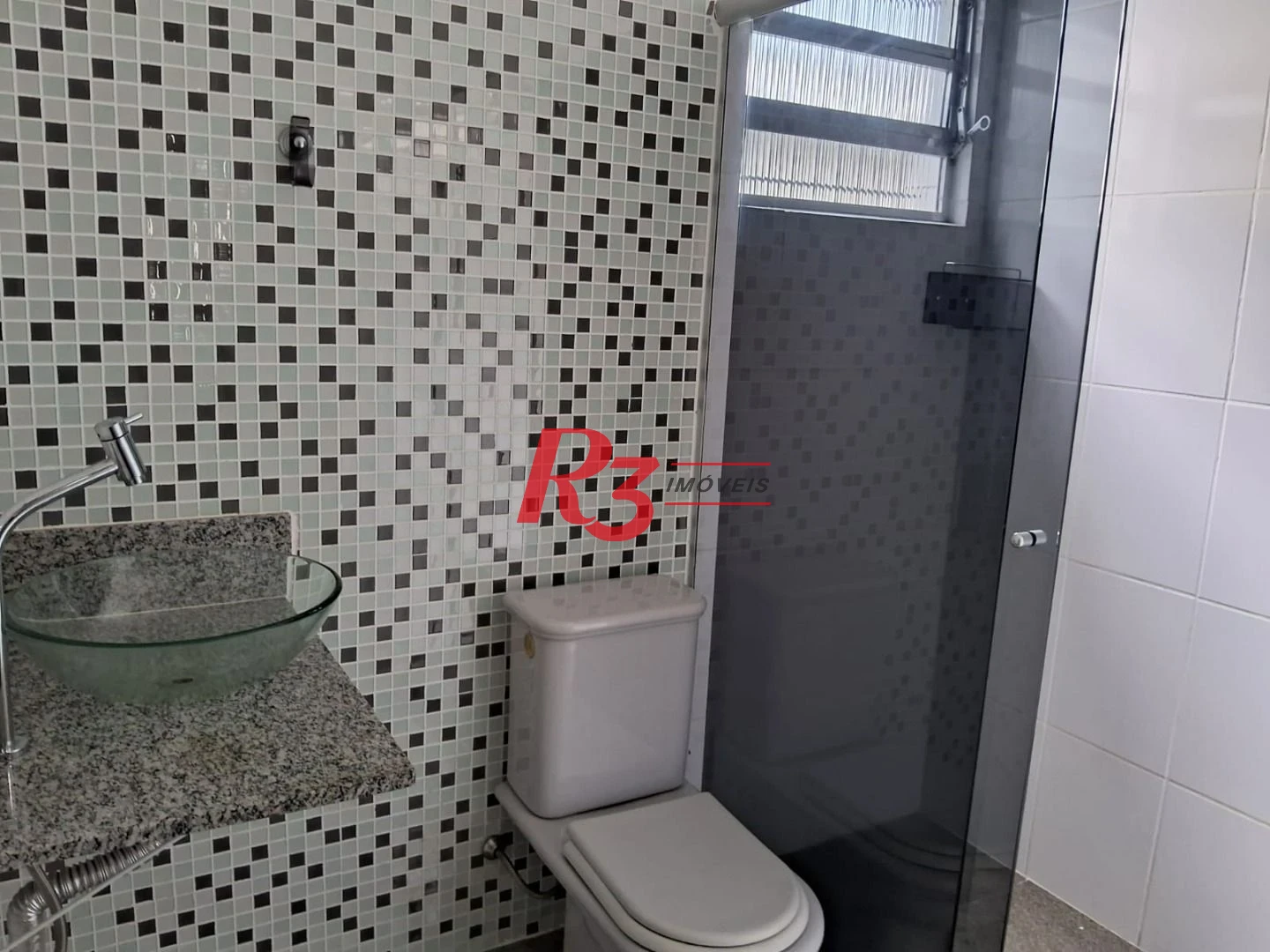 Sobrado com 3 dormitórios à venda, 120 m² por R$ 480.000,00 - Chico de Paula - Santos/SP