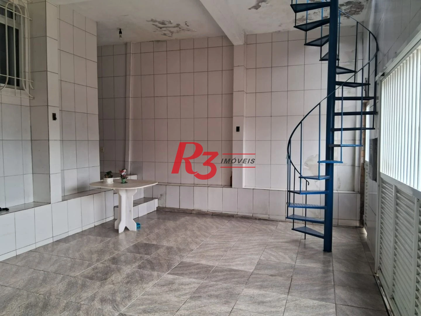 Sobrado com 3 dormitórios à venda, 120 m² por R$ 480.000,00 - Chico de Paula - Santos/SP