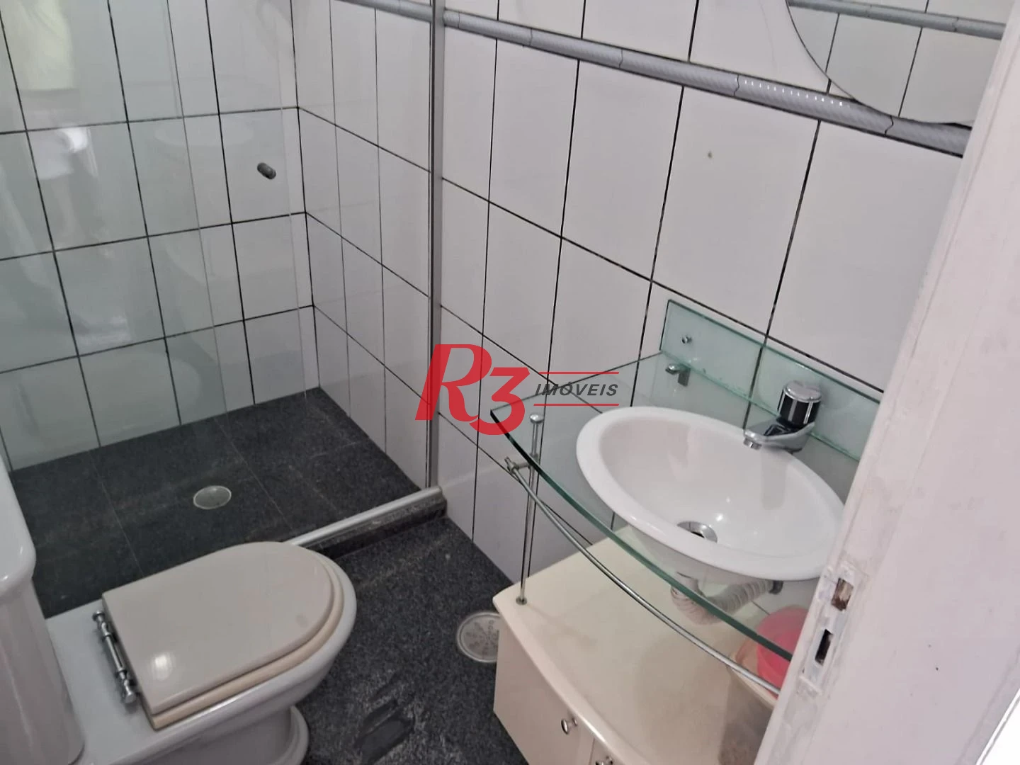 Sobrado com 3 dormitórios à venda, 120 m² por R$ 480.000,00 - Chico de Paula - Santos/SP