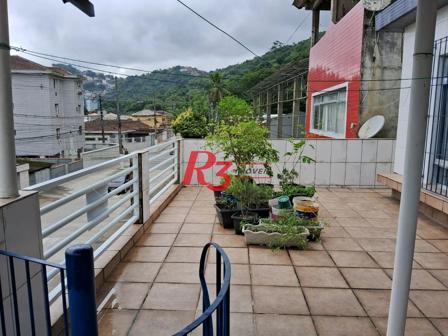 Sobrado com 3 dormitórios à venda, 120 m² por R$ 480.000,00 - Chico de Paula - Santos/SP