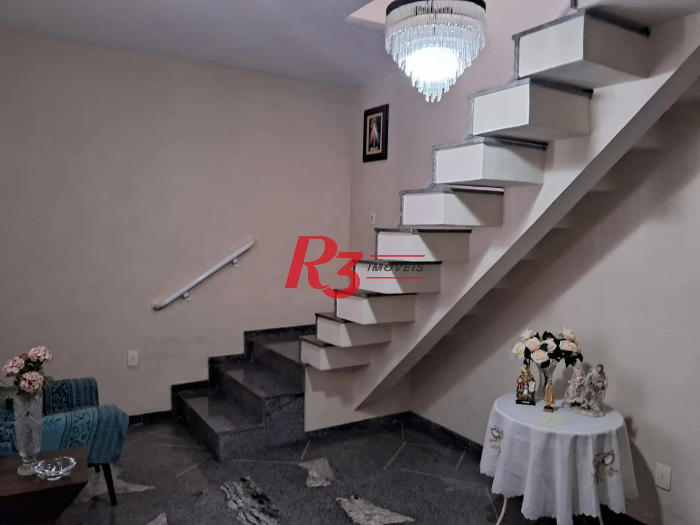 Sobrado com 3 dormitórios à venda, 120 m² por R$ 480.000,00 - Chico de Paula - Santos/SP