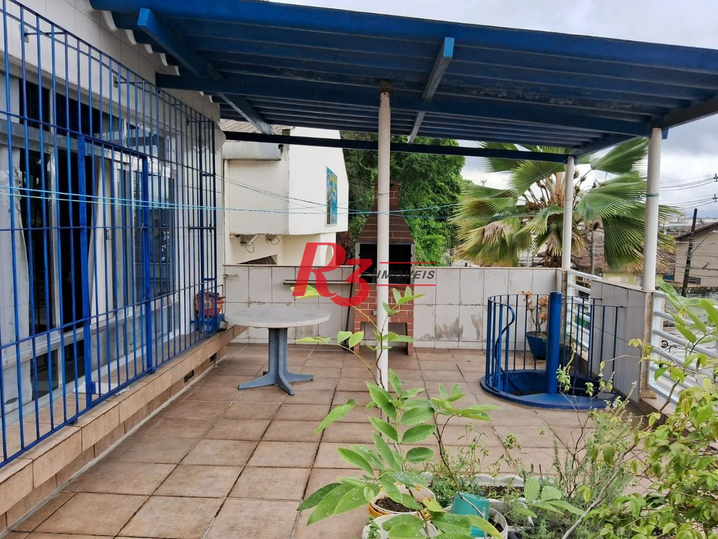 Sobrado com 3 dormitórios à venda, 120 m² por R$ 480.000,00 - Chico de Paula - Santos/SP