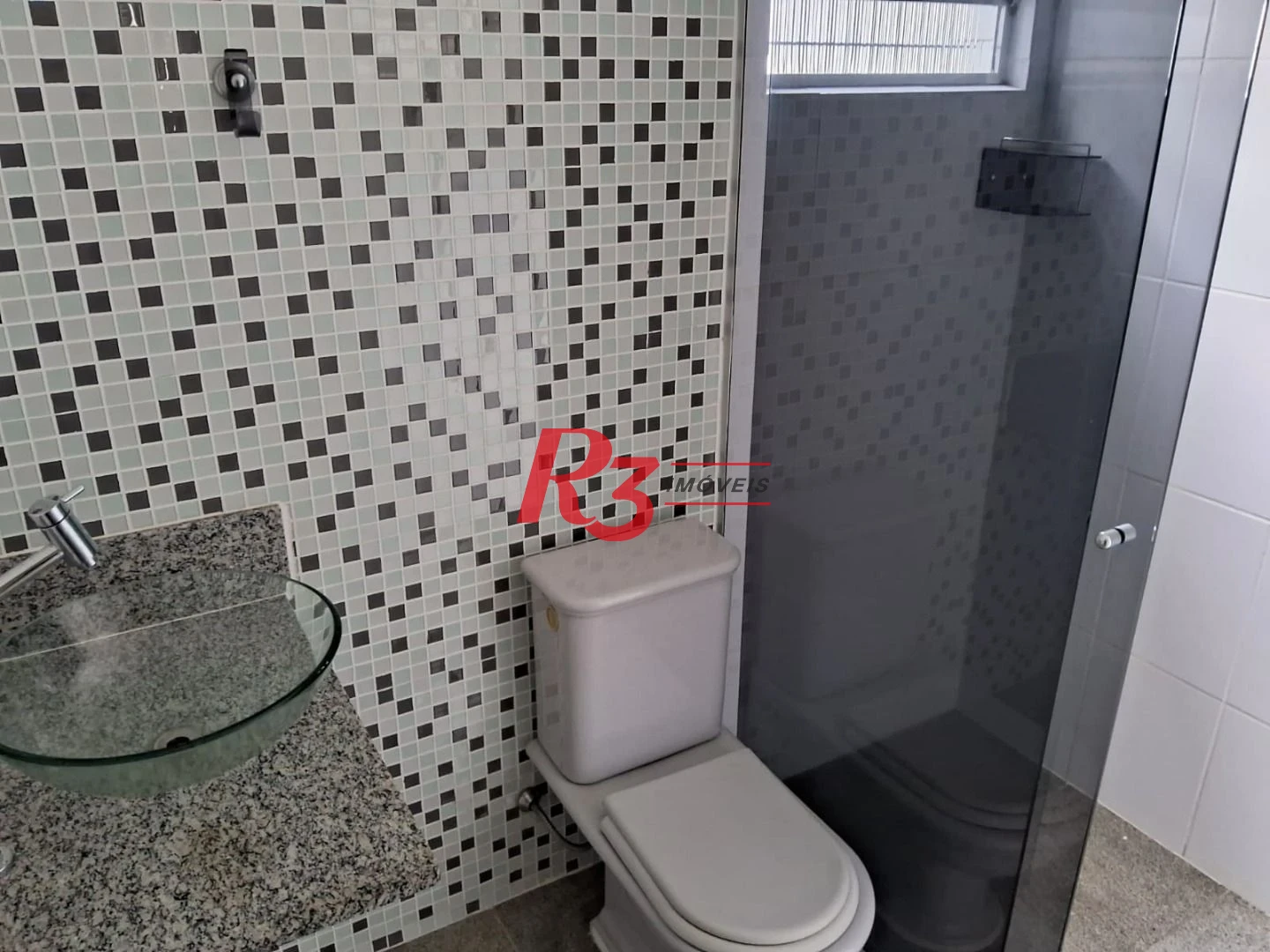 Sobrado com 3 dormitórios à venda, 120 m² por R$ 480.000,00 - Chico de Paula - Santos/SP
