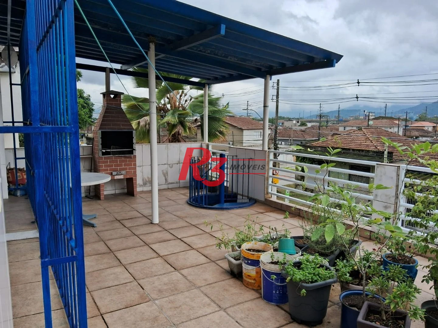 Sobrado com 3 dormitórios à venda, 120 m² por R$ 480.000,00 - Chico de Paula - Santos/SP