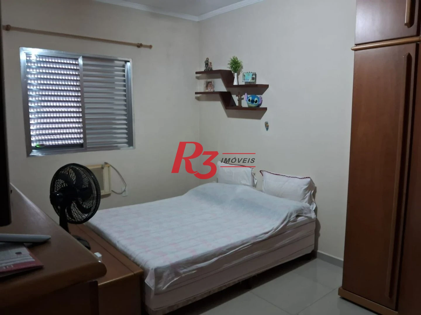 Sobrado com 3 dormitórios à venda, 120 m² por R$ 480.000,00 - Chico de Paula - Santos/SP
