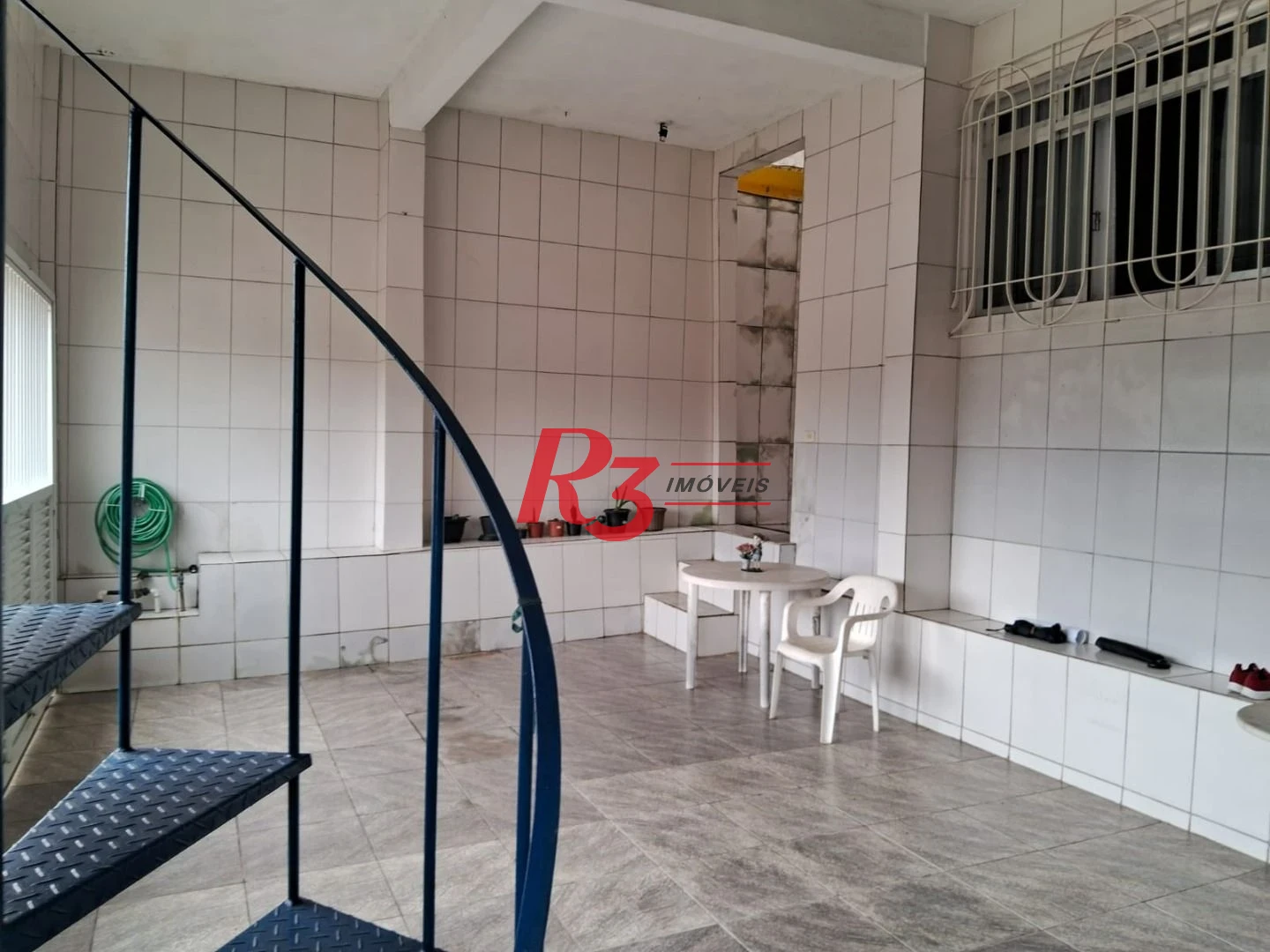 Sobrado com 3 dormitórios à venda, 120 m² por R$ 480.000,00 - Chico de Paula - Santos/SP