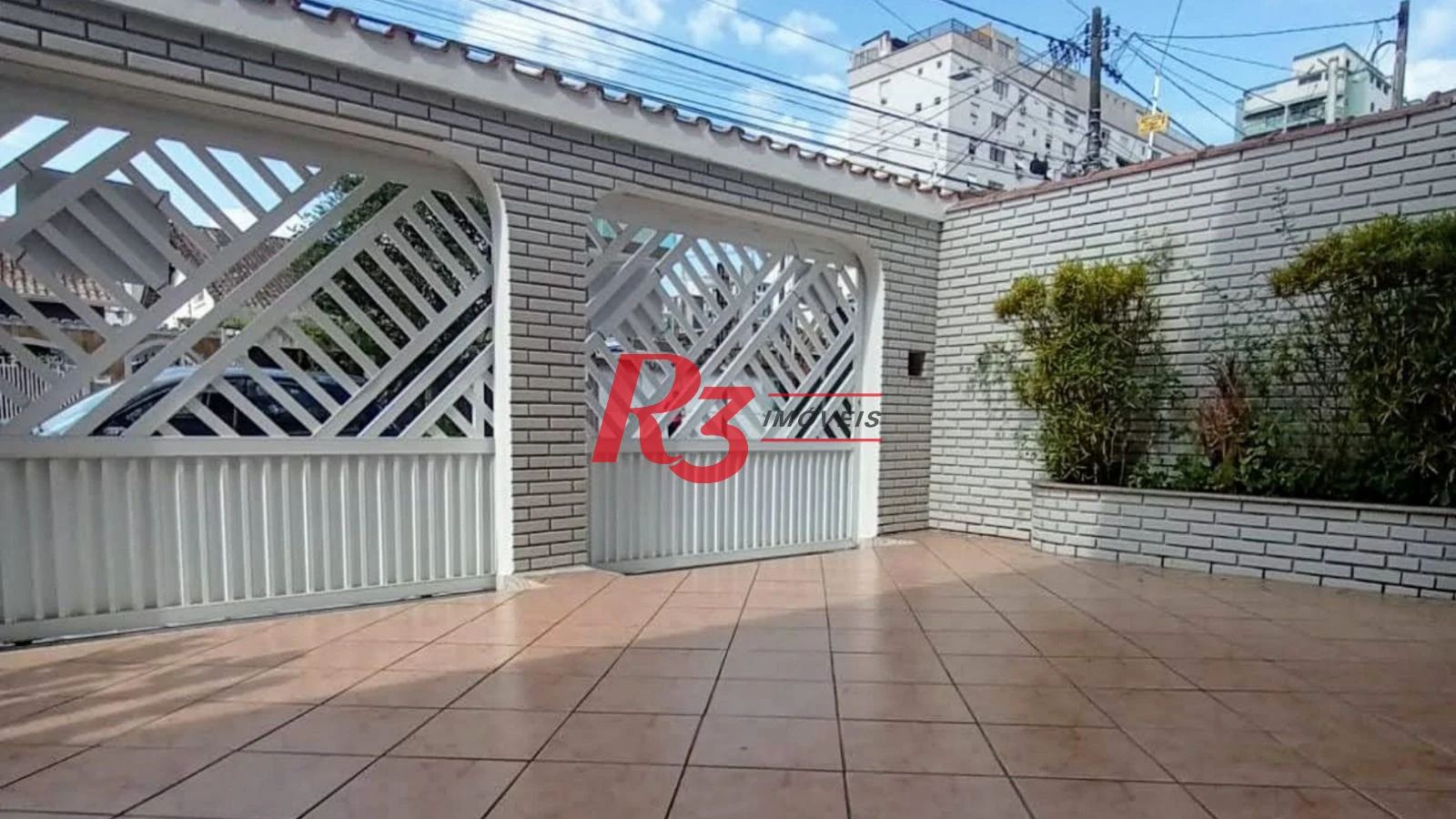 Sobrado com 4 dormitórios à venda, 214 m² por R$ 1.385.000,00 - Embaré - Santos/SP