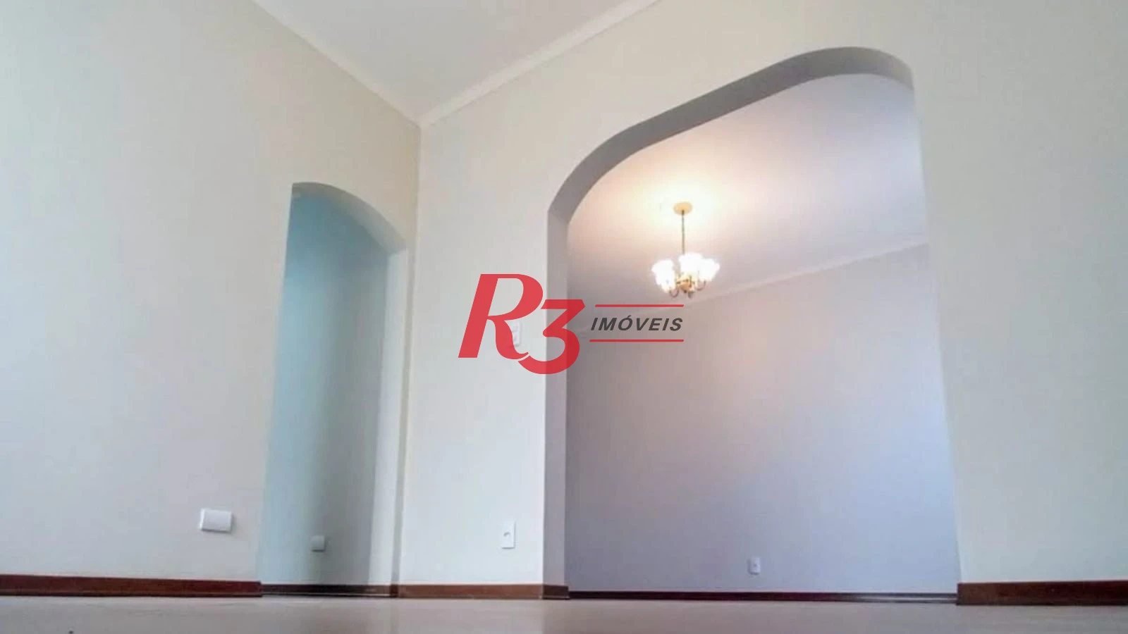 Sobrado com 4 dormitórios à venda, 214 m² por R$ 1.385.000,00 - Embaré - Santos/SP