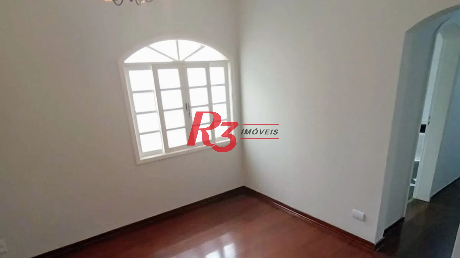 Sobrado com 4 dormitórios à venda, 214 m² por R$ 1.385.000,00 - Embaré - Santos/SP