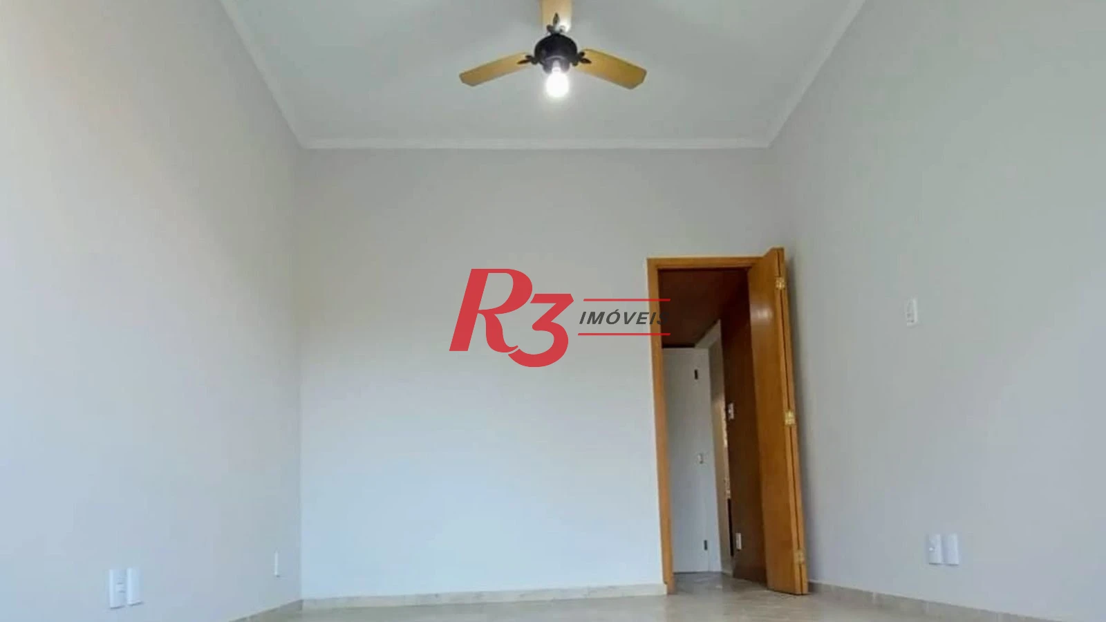 Sobrado com 4 dormitórios à venda, 214 m² por R$ 1.385.000,00 - Embaré - Santos/SP