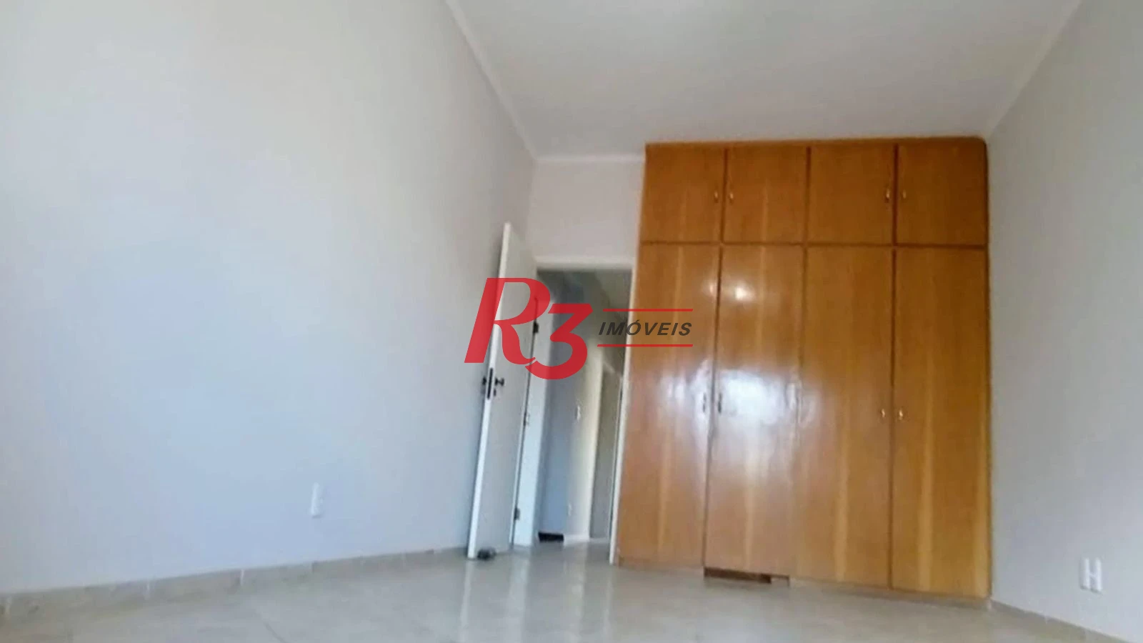 Sobrado com 4 dormitórios à venda, 214 m² por R$ 1.385.000,00 - Embaré - Santos/SP