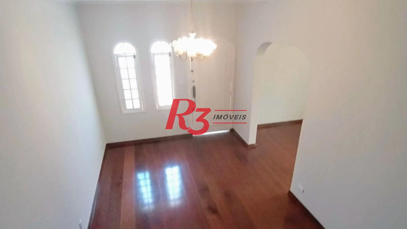 Sobrado com 4 dormitórios à venda, 214 m² por R$ 1.385.000,00 - Embaré - Santos/SP