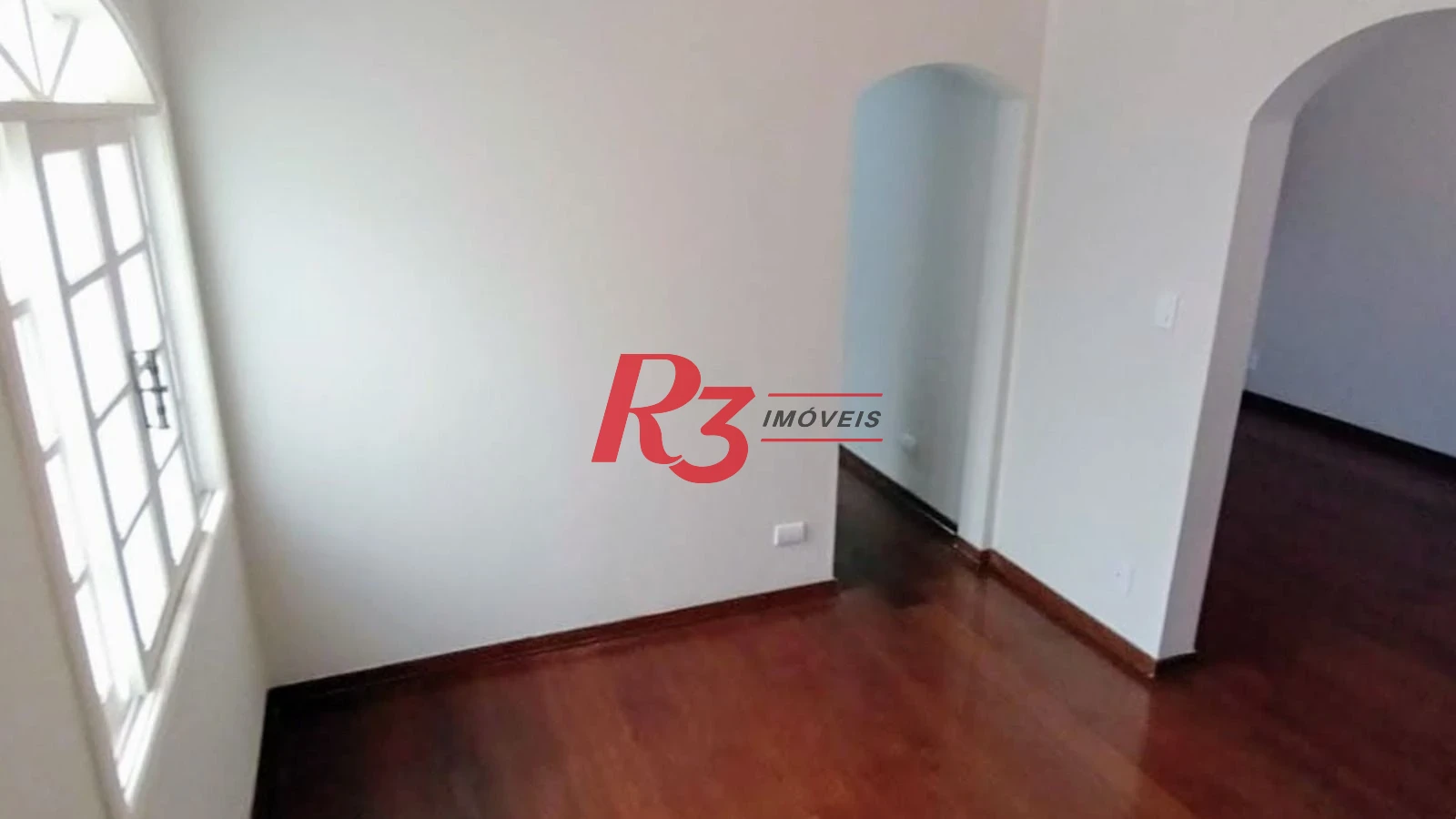 Sobrado com 4 dormitórios à venda, 214 m² por R$ 1.385.000,00 - Embaré - Santos/SP