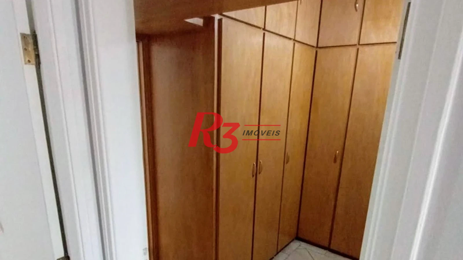 Sobrado com 4 dormitórios à venda, 214 m² por R$ 1.385.000,00 - Embaré - Santos/SP