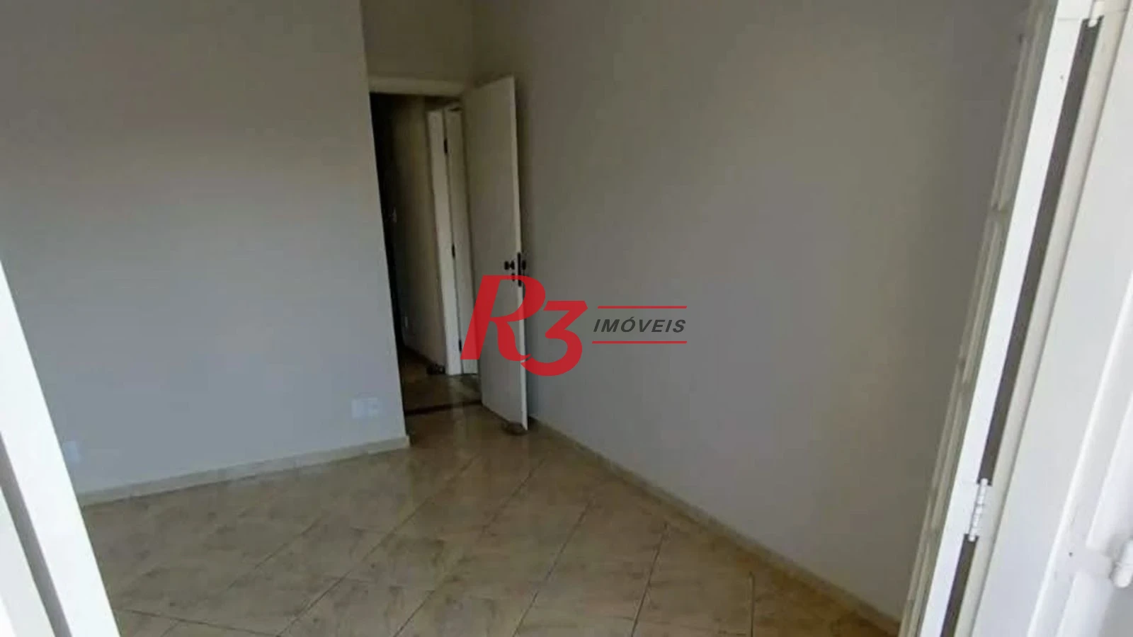 Sobrado com 4 dormitórios à venda, 214 m² por R$ 1.385.000,00 - Embaré - Santos/SP