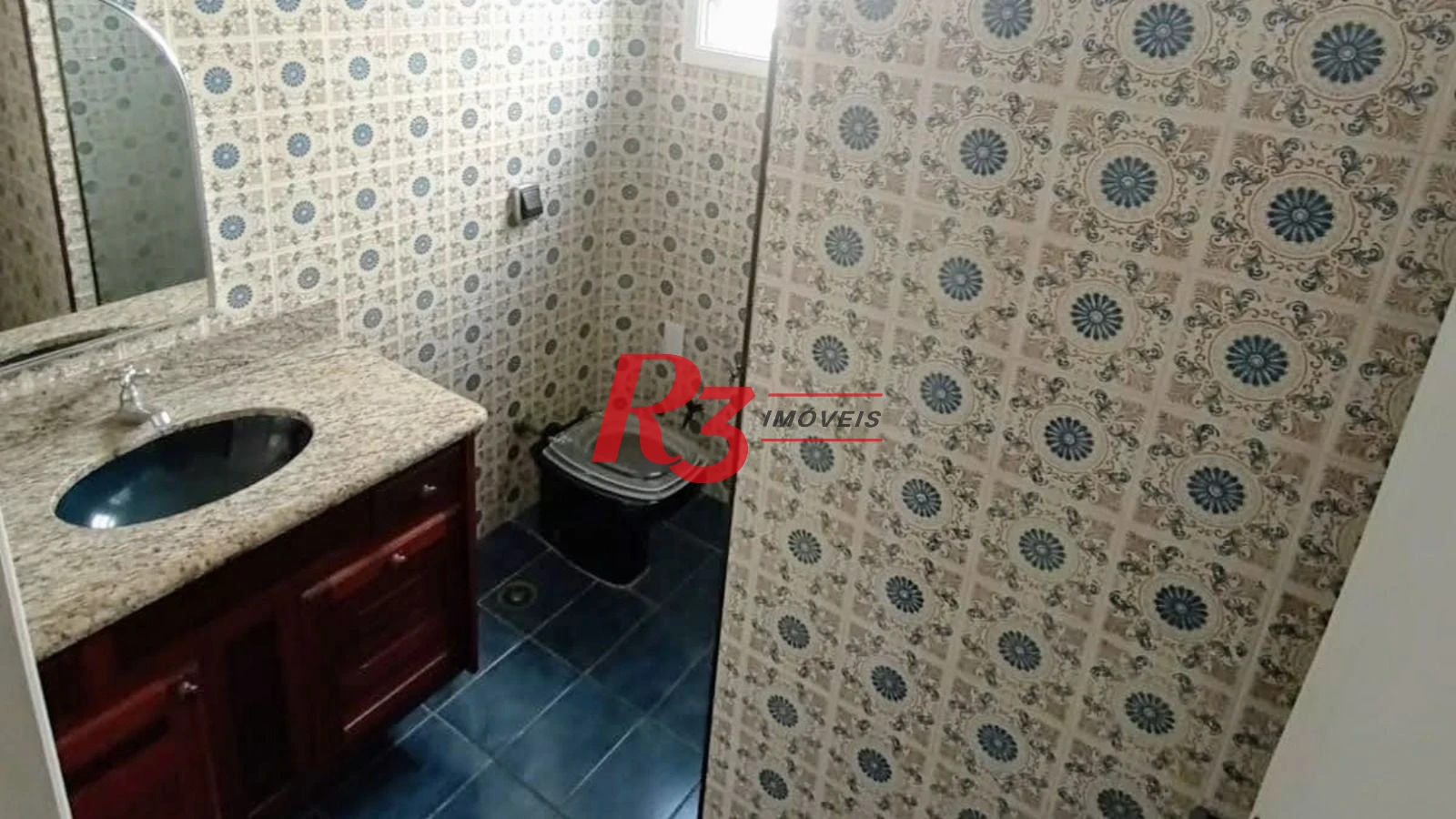 Sobrado com 4 dormitórios à venda, 214 m² por R$ 1.385.000,00 - Embaré - Santos/SP